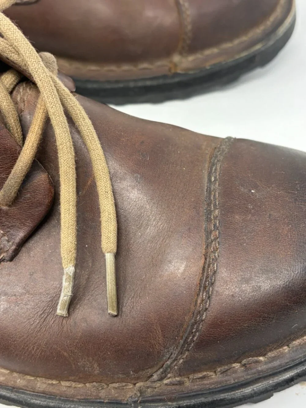 Keen men's brown chukka boots US 9 ankle leather lace up